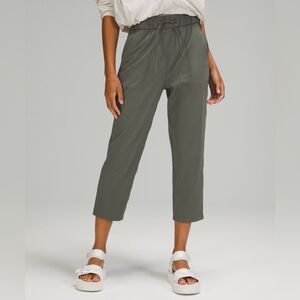 Bnwt lululemon stretch high-rise crop 23" grey sage sz 6